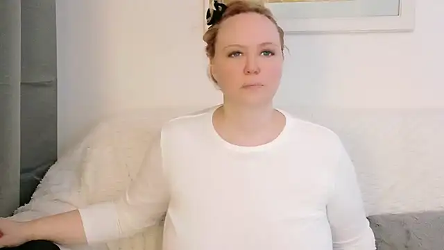 Snapshot of Sarah4you chatting on 02/16/26, 09:11 Sarah4you online show from 02/16/26, 09:11