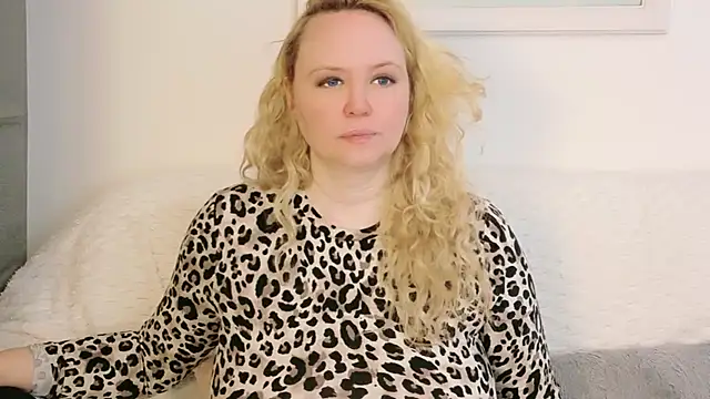 Snapshot of Sarah4you chatting on 02/19/26, 05:31 Sarah4you online show from 02/19/26, 05:31