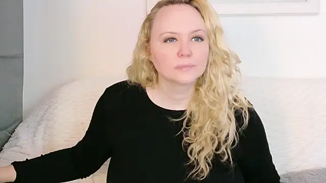 Snapshot of Sarah4you chatting on 02/22/26, 03:32 Sarah4you online show from 02/22/26, 03:32