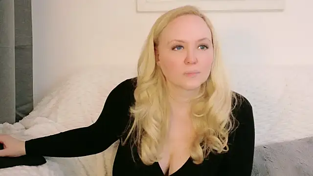 Snapshot of Sarah4you chatting on 03/17/26, 09:51 Sarah4you online show from 03/17/26, 09:51