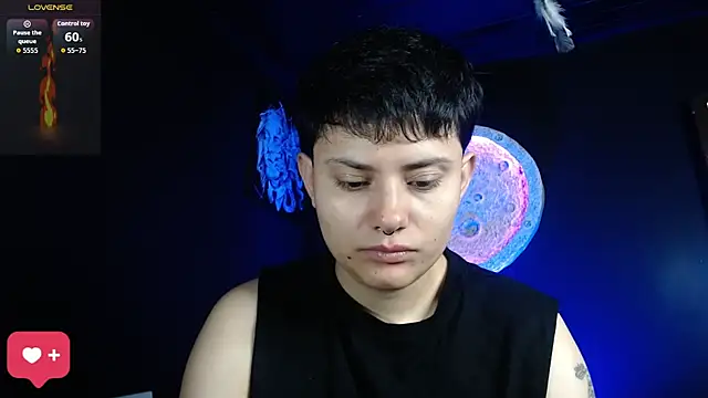 Snapshot of girl_intense444 chatting on 09/26/25, 12:53 girl intense444 online show from 09/26/25, 12:53