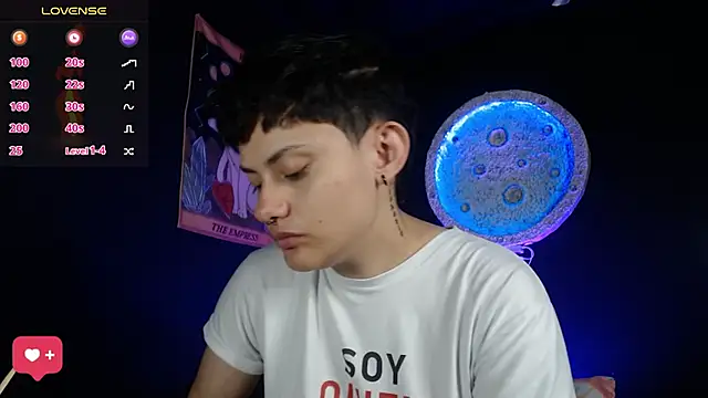 girl intense444 online show from 01/14/26, 01:06