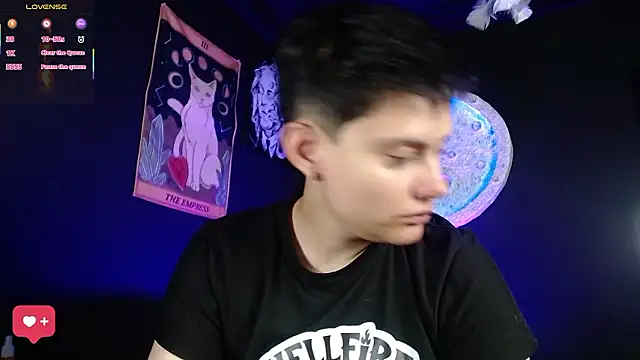 girl intense444 online show from 02/11/26, 12:54