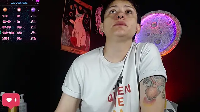 girl intense444 online show from 05/17/26, 01:29