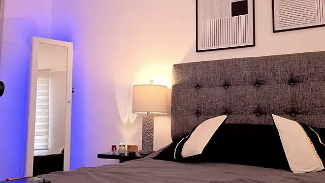 mandi4pole  online show from 03/14/25, 09:32