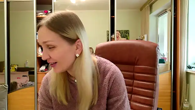 ModelEva online show from 04/19/26, 10:14