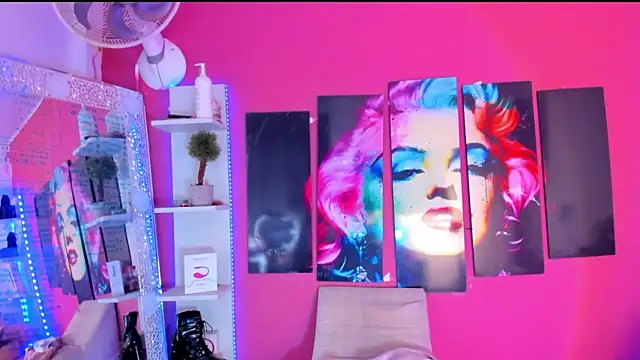 Snapshot of valensure chatting on 12/12/24, 05:59 valensure online show from 12/12/24, 05:59