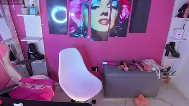 Snapshot of valensure chatting on 03/08/25, 12:22 valensure online show from 03/08/25, 12:22