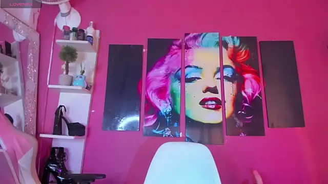 Snapshot of valensure chatting on 03/11/25, 12:17 valensure online show from 03/11/25, 12:17