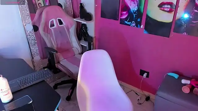 Snapshot of valensure chatting on 03/12/25, 09:13 valensure online show from 03/12/25, 09:13