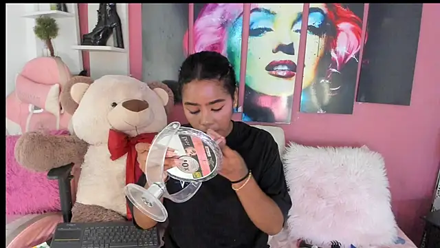 Snapshot of valensure chatting on 09/09/25, 02:27 valensure online show from 09/09/25, 02:27