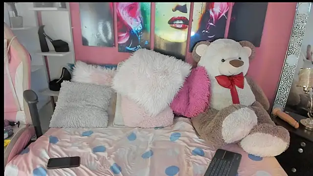 Snapshot of valensure chatting on 09/22/25, 07:27 valensure online show from 09/22/25, 07:27