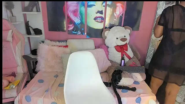 Snapshot of valensure chatting on 09/26/25, 04:00 valensure online show from 09/26/25, 04:00