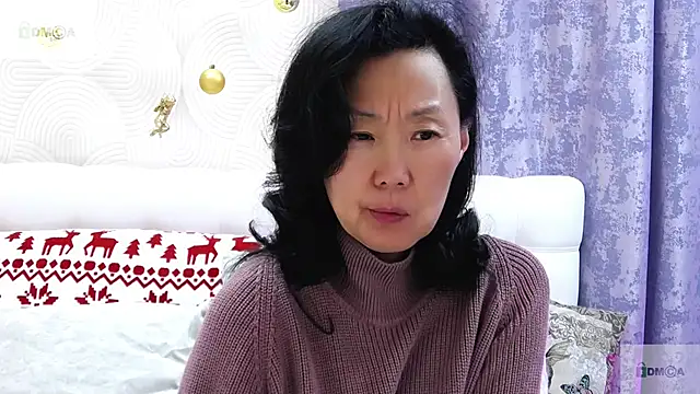 Snapshot of Asian_legs chatting on 01/13/25, 09:41 Asian legs online show from 01/13/25, 09:41