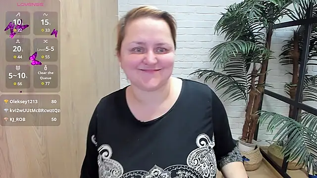 Snapshot of ScarlettSoft chatting on 12/16/24, 12:06 ScarlettSoft online show from 12/16/24, 12:06