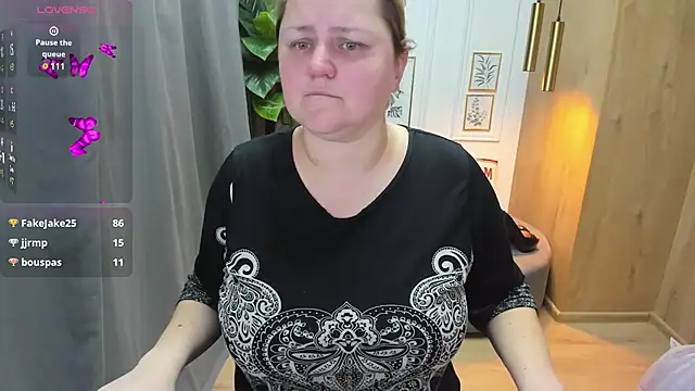 Snapshot of ScarlettSoft chatting on 12/24/24, 12:00 ScarlettSoft online show from 12/24/24, 12:00