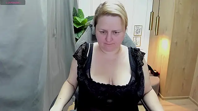 Snapshot of ScarlettSoft chatting on 03/03/25, 09:11 ScarlettSoft online show from 03/03/25, 09:11