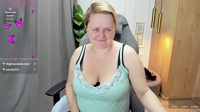 Snapshot of ScarlettSoft chatting on 03/10/25, 08:37 ScarlettSoft online show from 03/10/25, 08:37