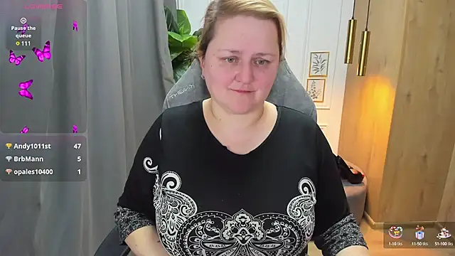 Snapshot of ScarlettSoft chatting on 03/11/25, 12:06 ScarlettSoft online show from 03/11/25, 12:06