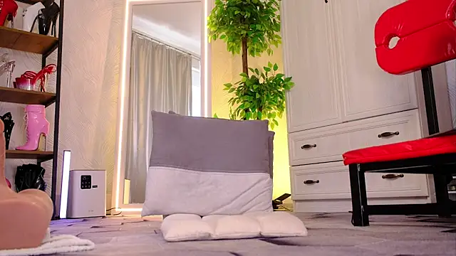 Angelalive online show from 06/29/26, 10:15