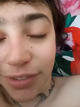 Blulilla69 online show from 02/04/25, 07:18