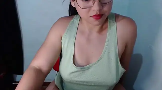 Snapshot of lizbodu chatting on 02/21/25, 02:06 lizbodu online show from 02/21/25, 02:06