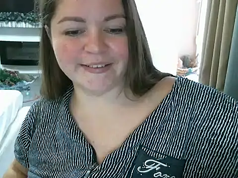 cute  cherry online show from 12/13/24, 01:01