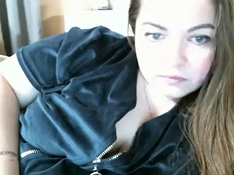 cute  cherry online show from 02/07/25, 10:30