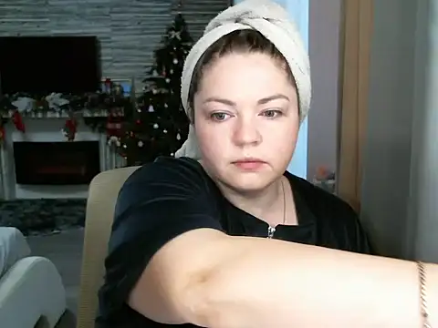 cute  cherry online show from 02/25/25, 07:52