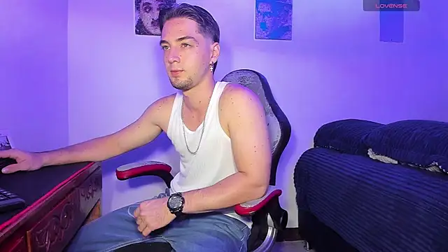 Alex smith00 online show from 10/04/25, 10:52