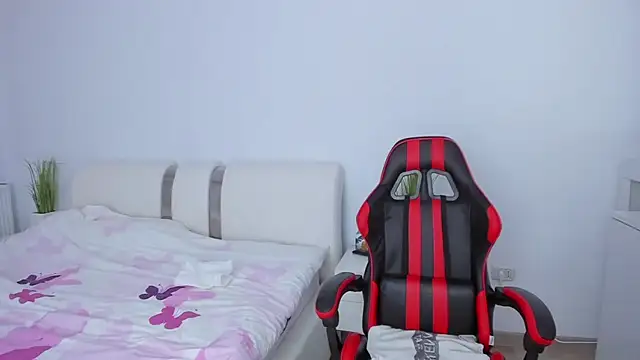 itsmekarina online show from 12/18/25, 04:57