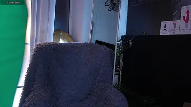 SofiaFoster  online show from 01/18/26, 06:17