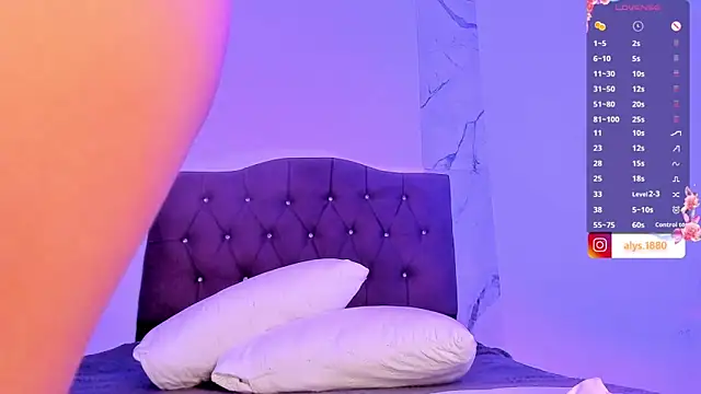 alysson 18 online show from 10/27/25, 02:43