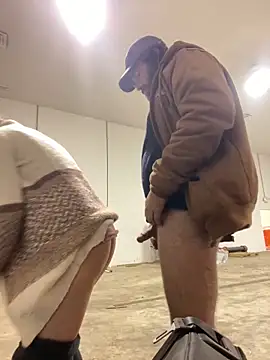 Snapshot of Charlie-N-Bubblez chatting on 12/03/24, 12:02 Charlie-N-Bubblez online show from 12/03/24, 12:02