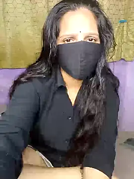Snapshot of Rising_Smiler chatting on 02/04/25, 05:55 Rising Smiler online show from 02/04/25, 05:55