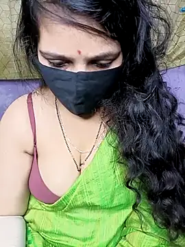 Snapshot of Rising_Smiler chatting on 02/16/25, 12:43 Rising Smiler online show from 02/16/25, 12:43