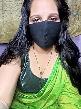 Snapshot of Rising_Smiler chatting on 02/16/25, 05:26 Rising Smiler online show from 02/16/25, 05:26