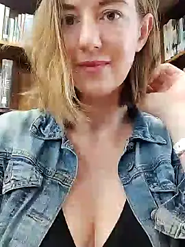 TopsyWilde online show from 01/31/25, 08:54