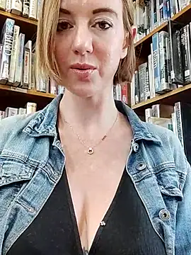 TopsyWilde online show from 02/26/25, 08:48