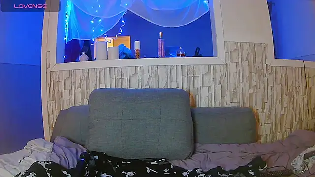 Mila Ferrara online show from 01/10/25, 07:57