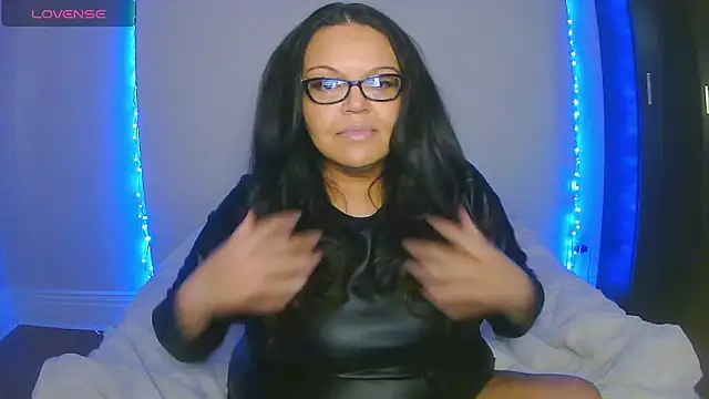 Mila Ferrara online show from 02/19/25, 11:46