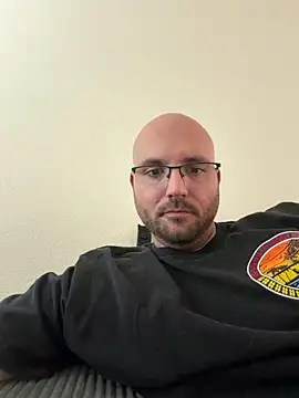 Fuzzyfuzbear online show from 05/12/26, 08:39