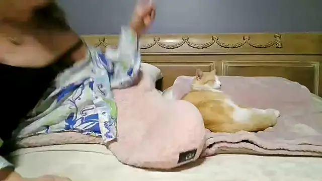 Lisaisluscious online show from 04/18/26, 08:20