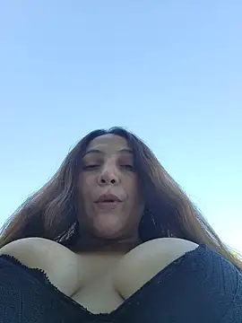 VickyHoult online show from 10/24/25, 09:22