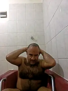 Snapshot of PhillDrake11 chatting on 10/07/25, 02:42 PhillDrake11 online show from 10/07/25, 02:42