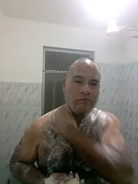 Snapshot of PhillDrake11 chatting on 10/14/25, 03:29 PhillDrake11 online show from 10/14/25, 03:29