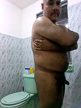 Snapshot of PhillDrake11 chatting on 11/01/25, 04:14 PhillDrake11 online show from 11/01/25, 04:14