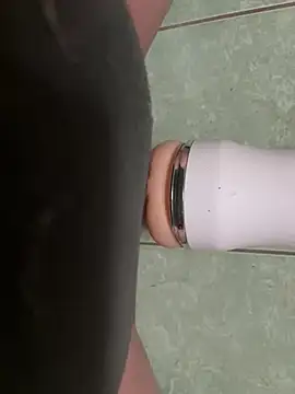 Snapshot of Loul41 chatting on 12/31/24, 02:03 Loul41 online show from 12/31/24, 02:03