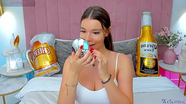 MiaMuse online show from 09/23/25, 12:19