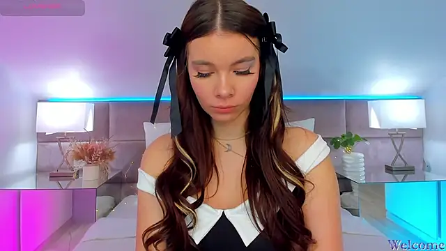 MiaMuse online show from 10/18/25, 07:25